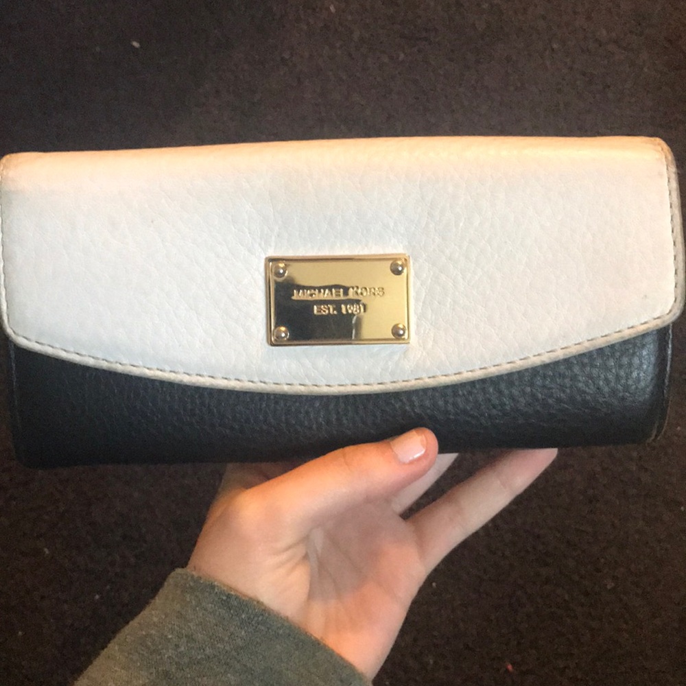 BUNDLE AND SAVE!!  Michael kors wallet